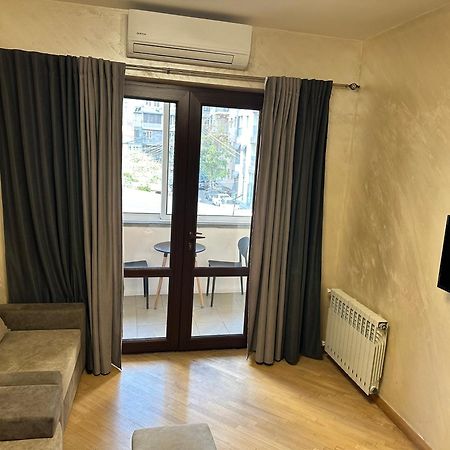 Comfortable Apartment In Center Yerevan Exterior photo