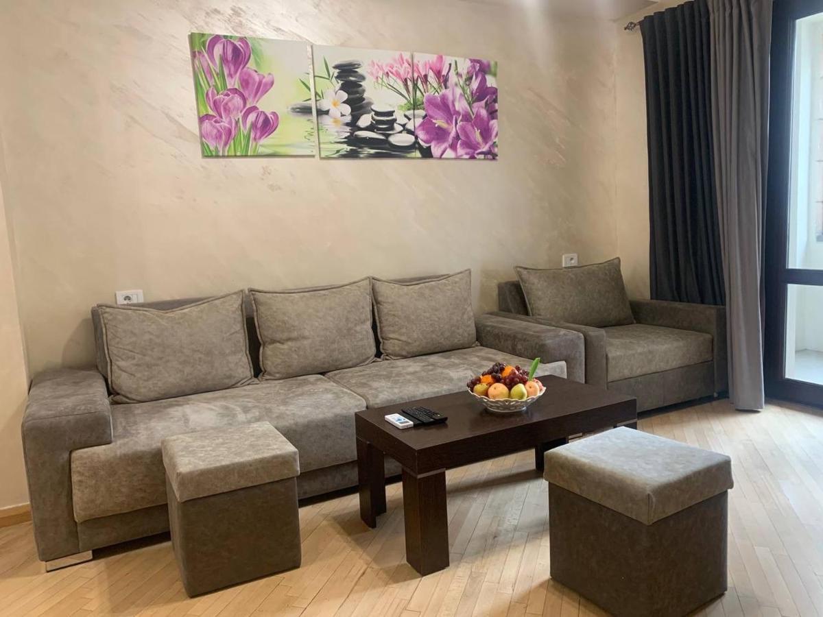 Comfortable Apartment In Center Yerevan Exterior photo