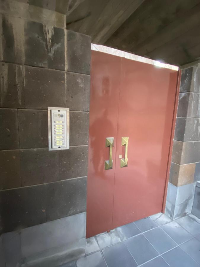 Comfortable Apartment In Center Yerevan Exterior photo