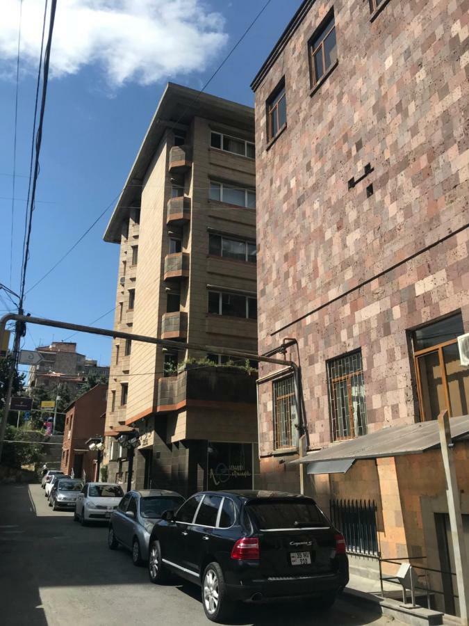 Comfortable Apartment In Center Yerevan Exterior photo
